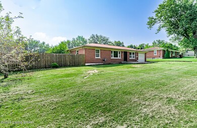 162 Forest Dr, Mount Washington, KY 40047 - photo 2