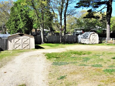 Carport & shed!
