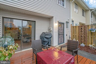 8646 Village Square Dr unit 13, Alexandria, VA 22309 - photo 3