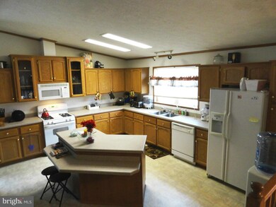 234 Edward Ln, Lothian, MD 20711 - photo 2