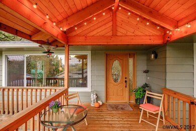 Perfect for year round entertaining and enjoying t