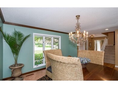 5200 Broadlawn Dr SE, Cedar Rapids, IA 52403 - photo 2