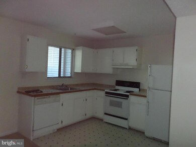 2582 Merrywood Ct unit 7, Woodbridge, VA 22192 - photo 2