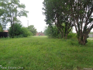 13281 Gable St, HamtraMcK, MI 48212 - photo 3