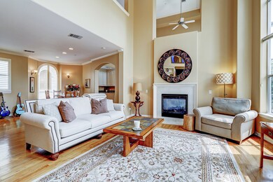 2086 Brentwood Dr, Houston, TX 77019 - photo 6