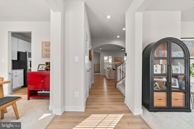 203 Baughmans Ln, Frederick, MD 21702 - photo 4