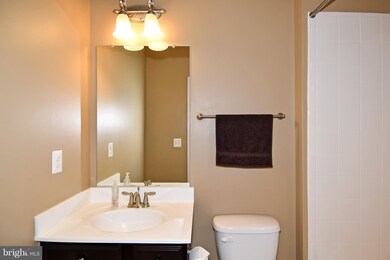 42532 Rowderbury Square, Chantilly, VA 20152 - photo 5