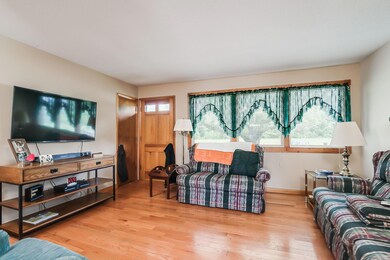 6-web-or-mls-Holmes-6