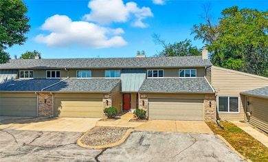 1759 Applewood Place NE, Cedar Rapids, IA 52402 - photo 2