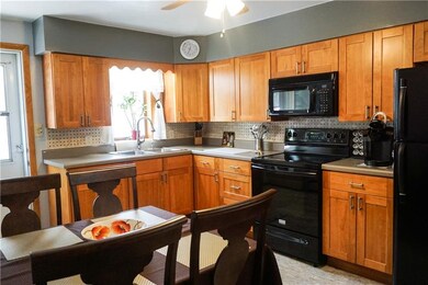 EAT IN KITCHEN