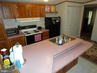 438 Sarah Anne Dr, Lothian, MD 20711 - photo 4