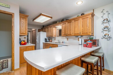 2579 11th Ave S, Grand Forks, ND 58201 - photo 7