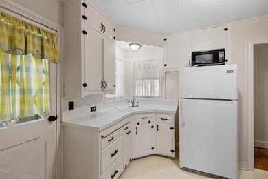 331 W Hackberry St, Fredericksburg, TX 78624 - photo 5