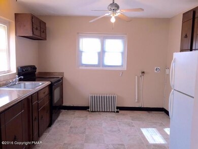 450 Shook Ave unit 1st floor, Stroudsburg, PA 18360 - photo 2