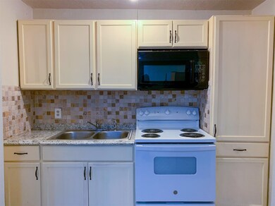 8430 Holiday Ln unit A, Houston, TX 77075 - photo 2