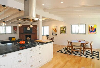 Kitchen Island cook center