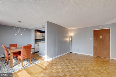 Radnor House unit 211, Bryn Mawr, PA 19010 - photo 2