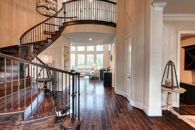 10 Old Castle Ct, the Woodlands, TX 77382 - photo 5