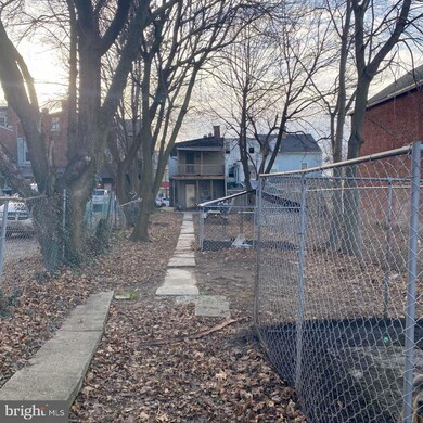 121 N Queen St, York, PA 17403 - photo 2