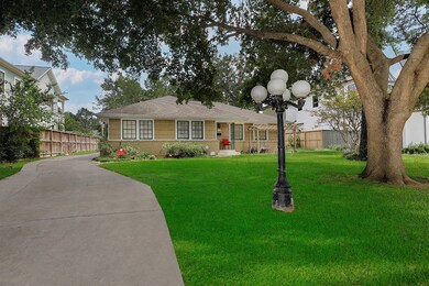 882 W 41st St, Houston, TX 77018 - photo 2