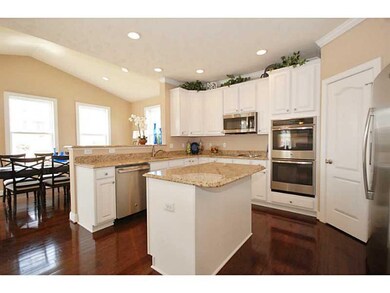 Kitchen. Spacious kitchen with granite tops and st