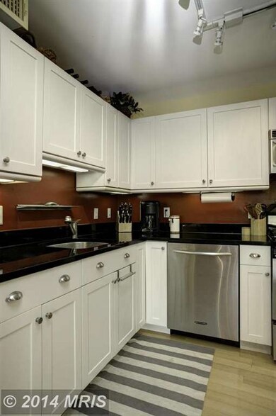 7847 Enola St unit 7847, McLean, VA 22102 - photo 2