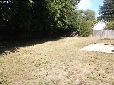 643 NW Yamhill St, Sheridan, OR 97378 - photo 3