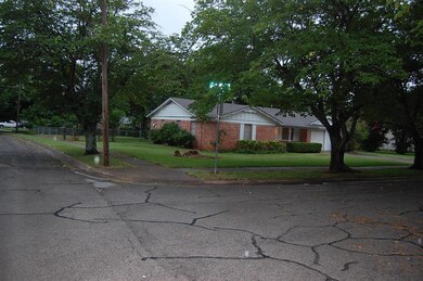 1701 Carroll Dr, Cleburne, TX 76033 - photo 5