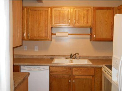 Kitchen/Dinning room Combo 20'5