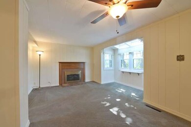 404 W Dowell Rd, McHenry, IL 60051 - photo 3