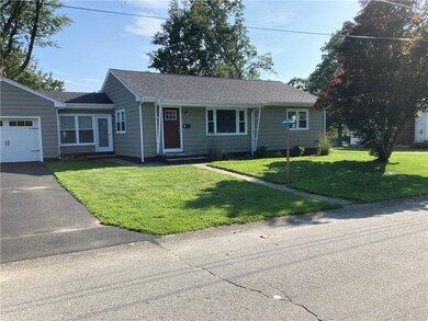 65 Merritt Ave, Tiverton, RI 02878 - photo 2