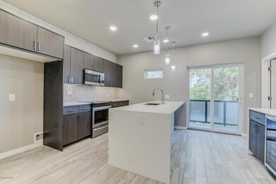 2727 E Thomas Rd unit 8, Phoenix, AZ 85016 - photo 4