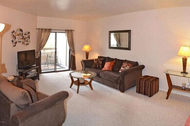 04 Family Room