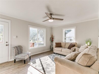 4040 8th Place, Des Moines, IA 50313 - photo 3