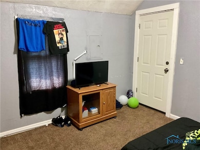 140 Whiting Ave, Toledo, OH 43609 - photo 2