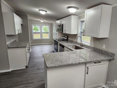 12488 Mattie Ln, Midland, NC 28107 - photo 3