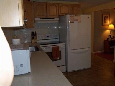 269 Chicopee St unit 6, Chicopee, MA 01013 - photo 5