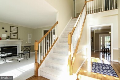 16074 Olmstead Ln, Woodbridge, VA 22191 - photo 3