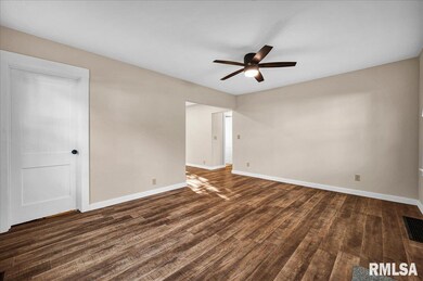 514 N 5th St, Chillicothe, IL 61523 - photo 2