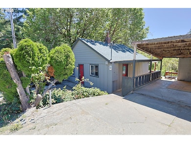 885 E 10th St, Coquille, OR 97423 - photo 6