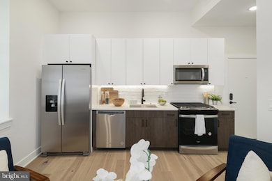 1723 Francis St unit 1B, Philadelphia, PA 19130 - photo 3