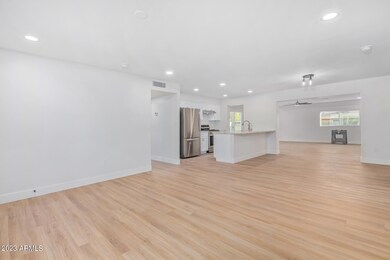 4815 W Palm Ln, Phoenix, AZ 85035 - photo 6