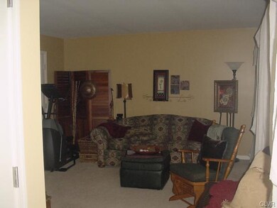 6999 Lincoln Dr, Macungie, PA 18062 - photo 2