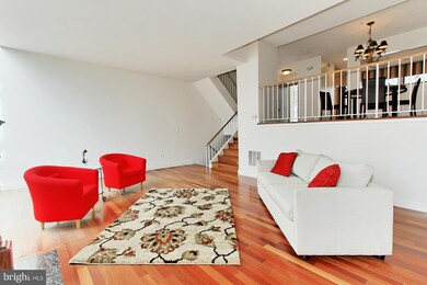 11008 Thrush Ridge Rd, Reston, VA 20191 - photo 7