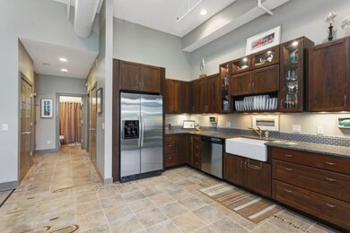 09_403StateSt_Unit5_177001_Kitchen_LowRe