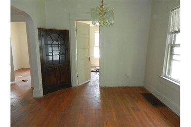 1719 Clark St, Des Moines, IA 50314 - photo 3
