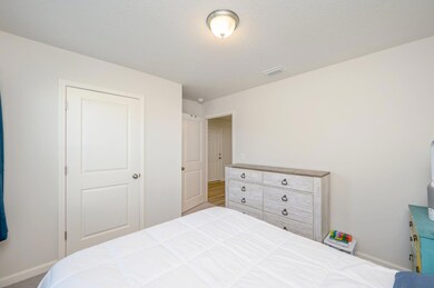 7-web-or-mls-42 E Lockwood Way-03