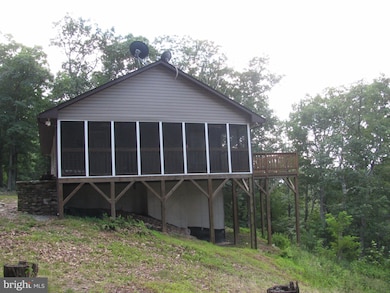 957 Hemlock Dr, Baker, WV 26801 - photo 2