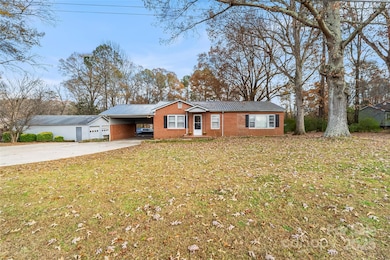 2282 Rome Jones Rd, Newton, NC 28658 - photo 3