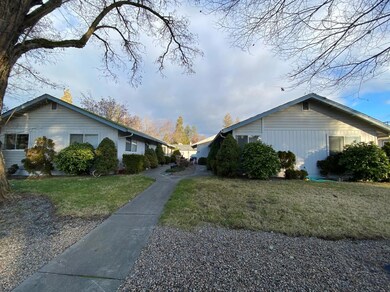 714 SW I St, Grants Pass, OR 97526 - photo 2